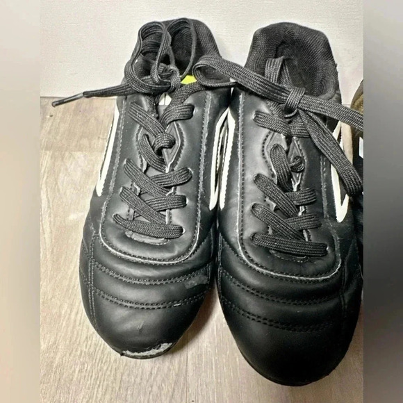 Runic Soccer Futbol Cleats Size 1.5 Youth Black Gold Unisex Low Top Lace Up - Picture 8 of 12